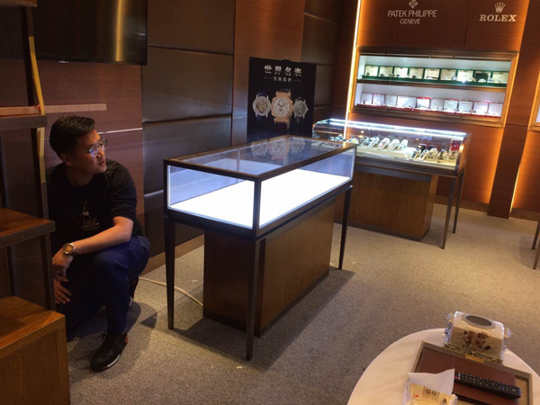 玻璃展柜的普遍定價(jià)是多少呢？